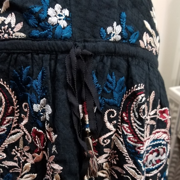 🍒NWT🍒 ANTHROPOLOGIE LOVE SAM EMBROIDERED SKIRT - Picture 6 of 7